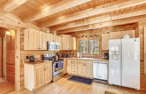 Aspen's Run: 3 br log cabin, wood stove, deck, firepit, window a/c by Stowe Country Homes - Foto 5
