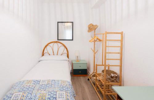 Refugio en Granada Estación de Tren - Photo 10