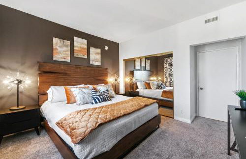 Beverly Hills 2 bed 2 bath Penthouse with Den and Parking 414 - Photo 13