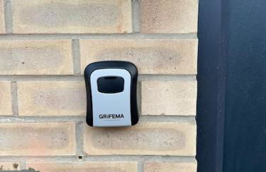 Opulent 2BR 2BA House with FREE Parking - Photo 27