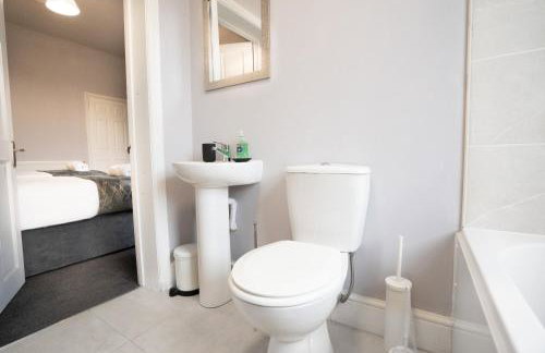 Sheffield Contractors and MONTHLY Stays 3BR 3 Bath house Managed by Chique Properties Ltd - Foto 20