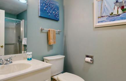 Beauty on the Beach by Bayley Vacation Rentals - Photo 31