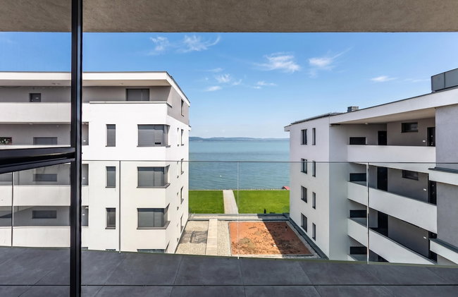 Lake Side Luxury – Steps to the Lake Lela - Foto 13