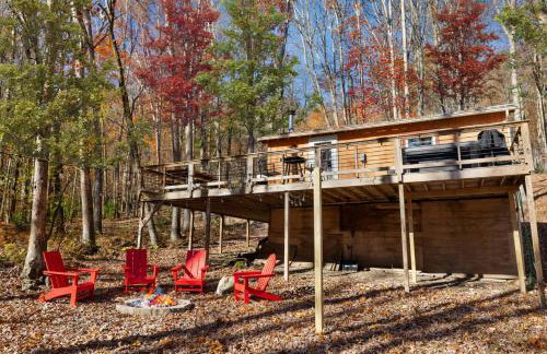 Cozy Cabin w Lake, Hot Tub, Huge Deck & Fire Pit - Foto 40