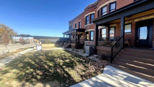 Brick Beauty Downtown, 3BR, Fenced Yard, Garage! - Foto 4