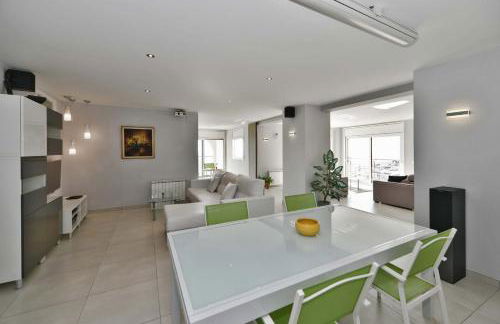 Ref-Ali52 - Photo 19