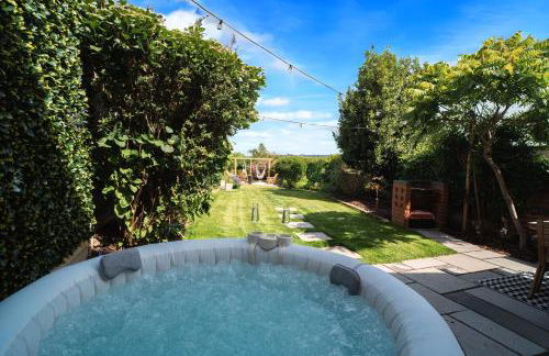 Stylish 2 Bedroom Cottage With Hot Tub And Parking - Foto 16