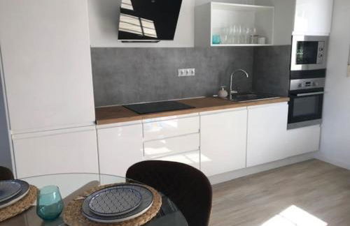 MORAIRA, PRECIOSO ADOSADO al LADO DEL MAR - Foto 8