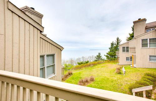 Glen Arbor Vacation Rental with Views of Lake! - Foto 3