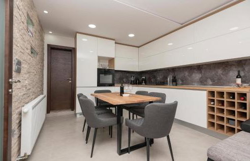 Amazing Home In Vrgorac With Wifi - Photo 35