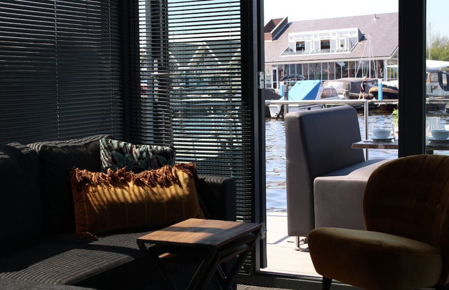 Cozy Houseboat at the Edge of the Marina - Foto 6