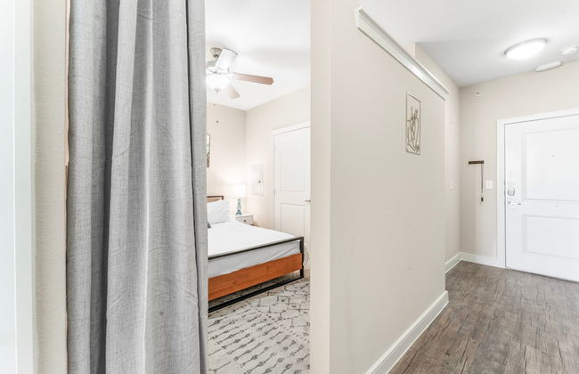 Fun Soco 1BR King Suite w Gympickleballlaundry - Foto 5