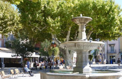 Holiday Home in Villes-sur-auzon With Pool - Foto 68