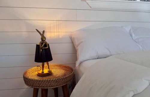 Stylish 1940s Home with Barn Guest House - Foto 13