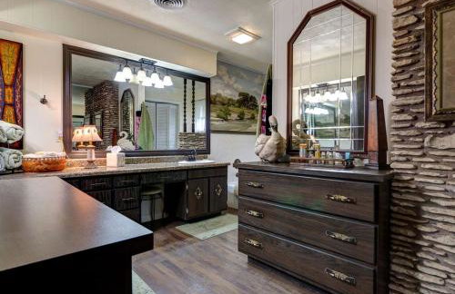 Lovely Cottage Rental with Waterfall on San Gabriel River near Austin, Texas - Foto 17