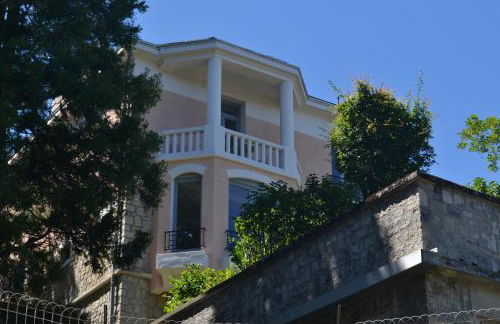 Le Bompard 50 m2 Villa Art Déco Plein centre avec jardin - Photo 1