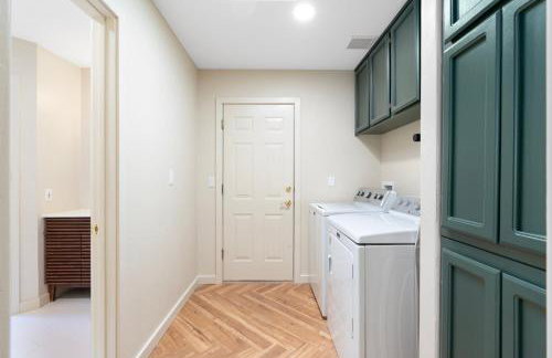 Luxury 5BR Cottonwood Retreat with Pool and Panoramic Views - Foto 39