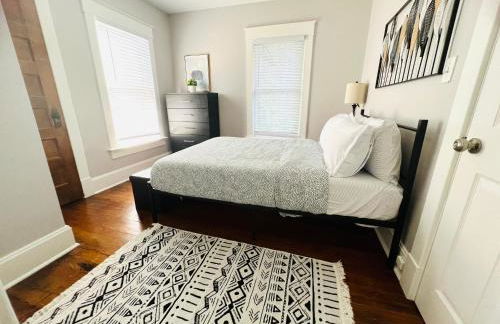 Spacious 6BR Home - Near Top Attractions - Photo 34