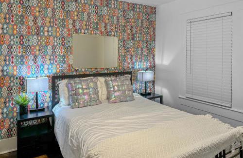 Casa Hosum - 7 mins Downtown Sleeps 9 King Bed Fenced Yard - Foto 32