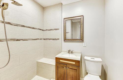 Game Room, Pool! Family Home 25 Mi to Disneyland - Foto 19