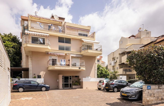 Homey Kiryat Haim Apt by Sea N Rent - Foto 30