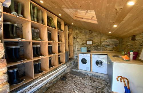 Hayloft at Kergudon Gîtes, Couples' gîte with pool - Foto 22