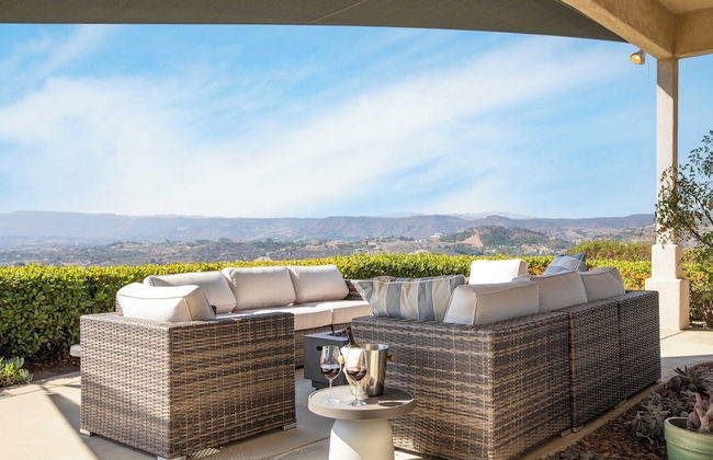 Modern Temecula Mansion w Pool, Hot Tub, Guest House & Valley Views Camila by Avantstay - Photo 4