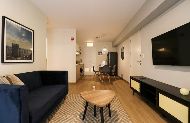 w Sensational 2BR w Balcony in Miraflores - Photo 6