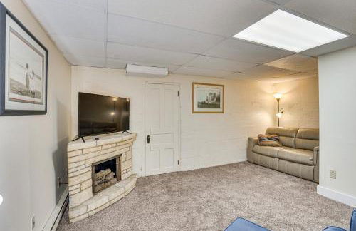 Charming Lake Mills Home Near Rock Lake and Beach - Foto 21