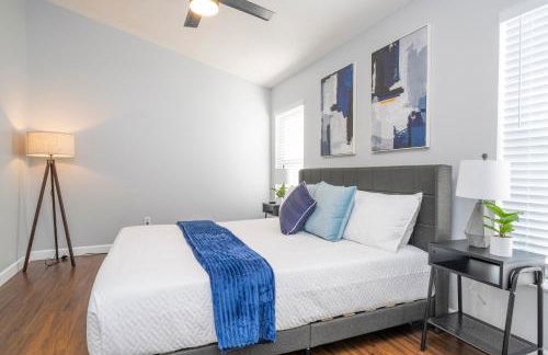 Magical 5-Bedroom Retreat w/ Pool, 3 Ensuite Bedrooms, Near Disney, and Internet! - Foto 21