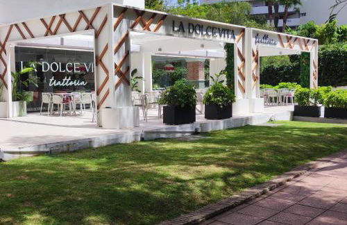 Bright & Cozy studio in the center of Puerto Banus, pool and terrace. - Foto 25