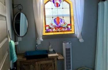 Tranquil Glamping near the Coast: Charming Rustic Cabin Rental in Midway, Georgia - Foto 5