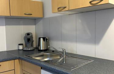 Ruhige Unterkunft mit Netflix Küche & Waschmaschine - Foto 2