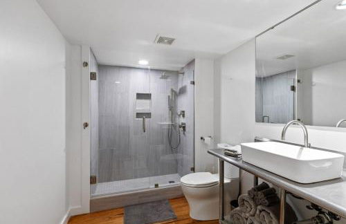 Industrial Modern Loft in Downtown Lafayette - Foto 3