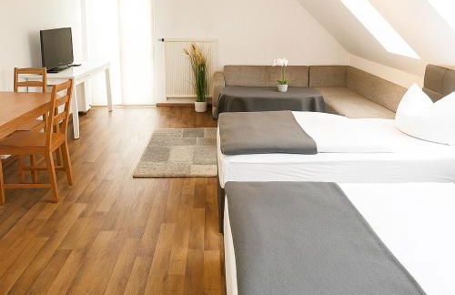 SUNNYHOME Monteurwohnungen und Apartments in Schwandorf - Foto 4