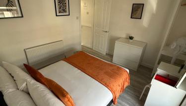 The Well Street Terrace - Foto 2, wardrobe