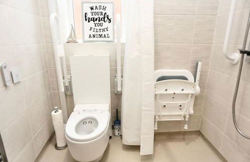 The Hot Tub Townhouse by Holiday Heim - Photo 58