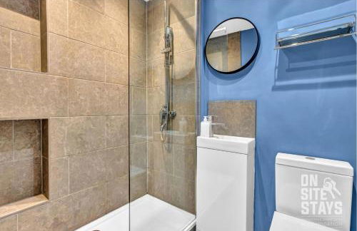 OnSiteStays - Large 3 bedroom, 2 bathroom, driveway, Garden, Sleeps 6 Comfortably - Foto 17