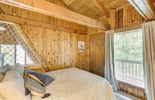 Canal Across Street Family Cabin in Breezy Point! - Foto 26