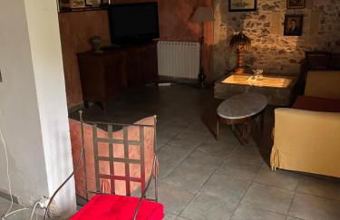 La maison sur la place dans Aigues Mortes - Foto 42