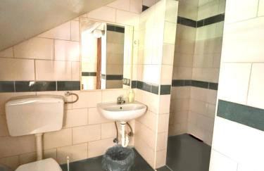 Idyllic House in Kutina with Enclosed Garden - Foto 12