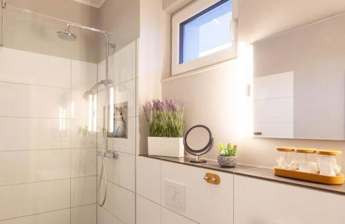 MiCasa OL - Modernes Penthouse - Stellplatz - Küche - WLAN - Dachterrasse - Photo 27