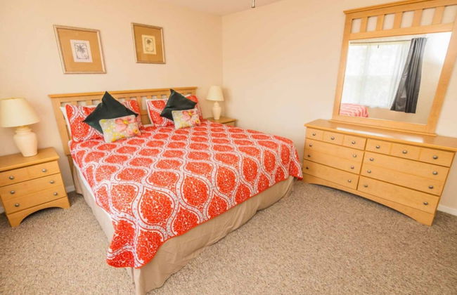 Lynval's Regal Palms Resort Townhome - Photo 3