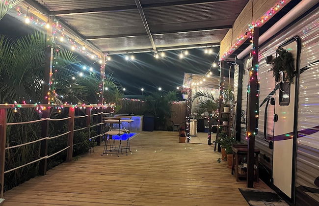 El Camper with private pool - Photo 35