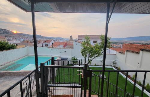 Casa Oasis Puertollano, una casa en un entorno rural en Puertollano, agradable, con Piscina en zona tranquila - Foto 1