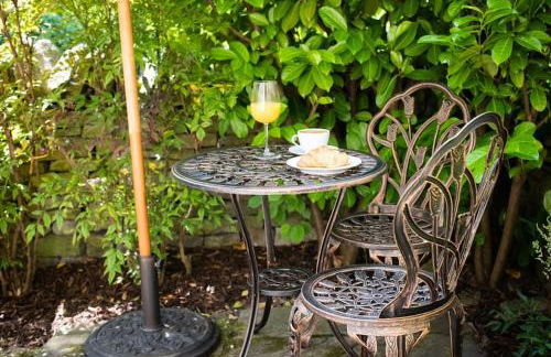 Beautiful Country Cottage - Photo 6