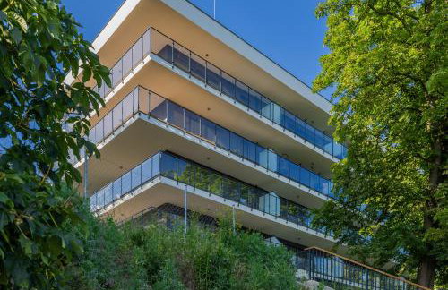 Modern Apartment by the Lake with Parking & Sauna in Zegrze by Noclegi Renters - Foto 25