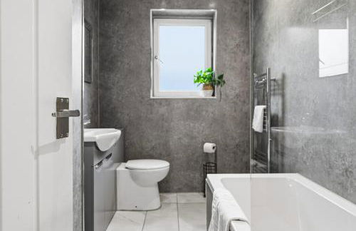 Stunning 3B Home, ideal for leisure & contractors - Foto 8