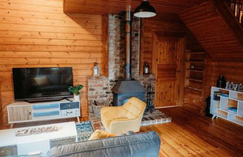 Finlodge- Pet-Friendly Scandinavian Cabin - Photo 28