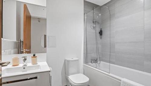 Stylish One Bedroom City Centre Aprt with Free Parking - Foto 5, Shower